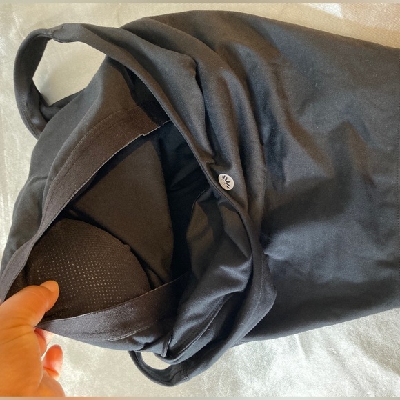 ❗️5X$30❗️ SENITA Vinyasa Crop Top - Black Size Small - Picture 6 of 9